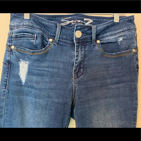 Seven7 Distressed Denim Leggings Size 10 - Picture 6 of 8